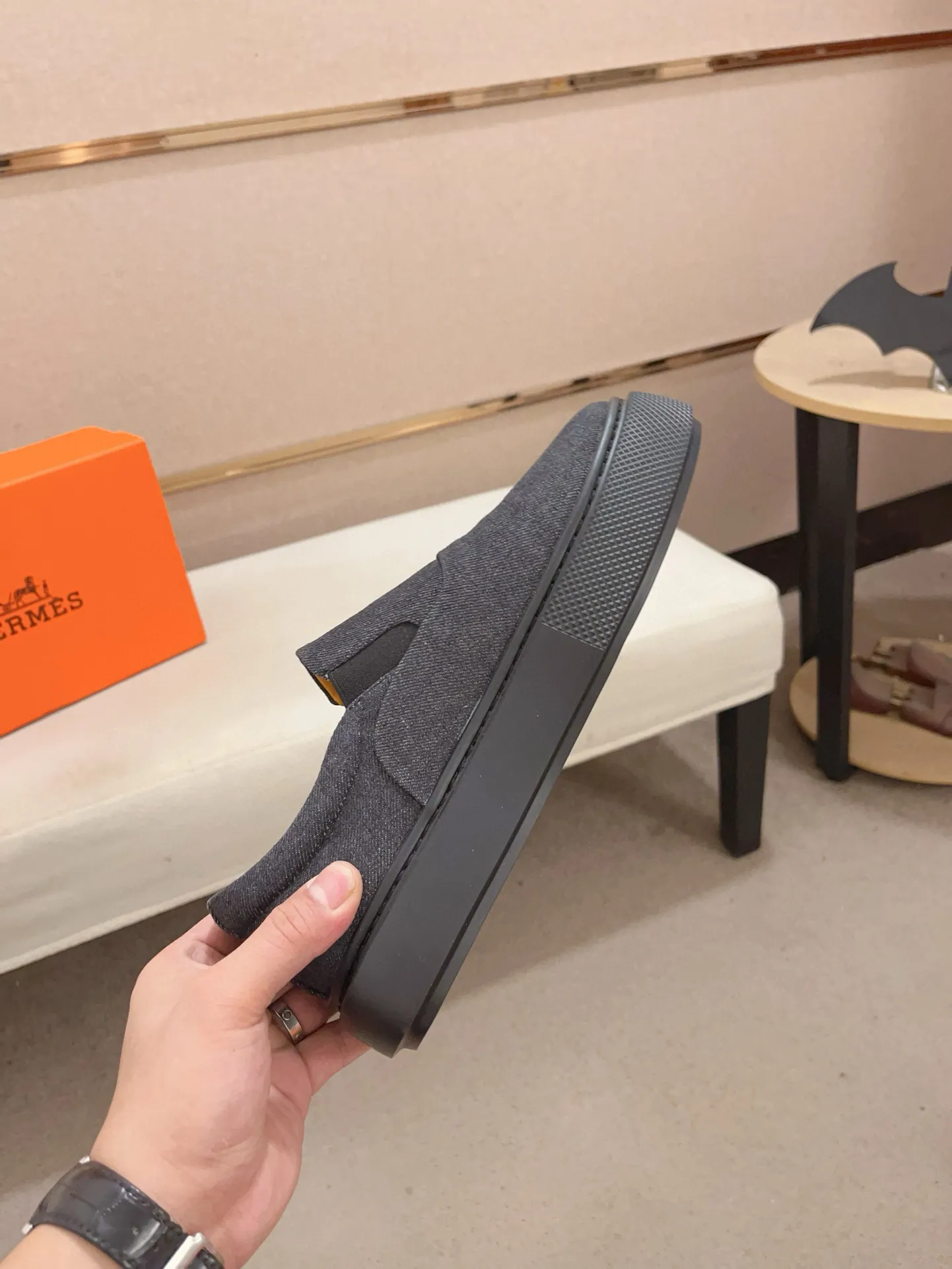 Men's clothing and shoes💰: 442💰《HERMES》【Classic original single version】Hermès; top 🔝purchase agent🔍🔍men's latest 🇺🇸 counter sales simultaneously, imported from Italy original ▲▲cowhide ▲▲ (high-end, nobility, class) ) Exquisite workmanship (Italian 🇮🇹 imported water-dyed 🐂 cowhide lining) sole: original sole provided by the original factory, ⚠️exclusive double-layer activity·TPR·rubber·combined molded outsole; super comfortable·wear-resistant·non-slip·environmental protection The real thing is more beautiful if you take the real thing (high quality, follow the order). You can enter and exit the counter at will * Number of yards: 38-44 (45 can be customized and cannot be returned or exchanged)